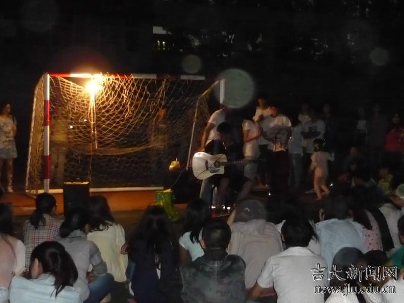 http://news.jlu.edu.cn/new/index.php?mod=pic&id=17324